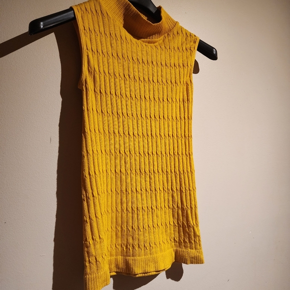 Yellow Sleeveless Ribbed Knit Mock Neck Sweater from Nordstrom Rack - Picture 4 of 8